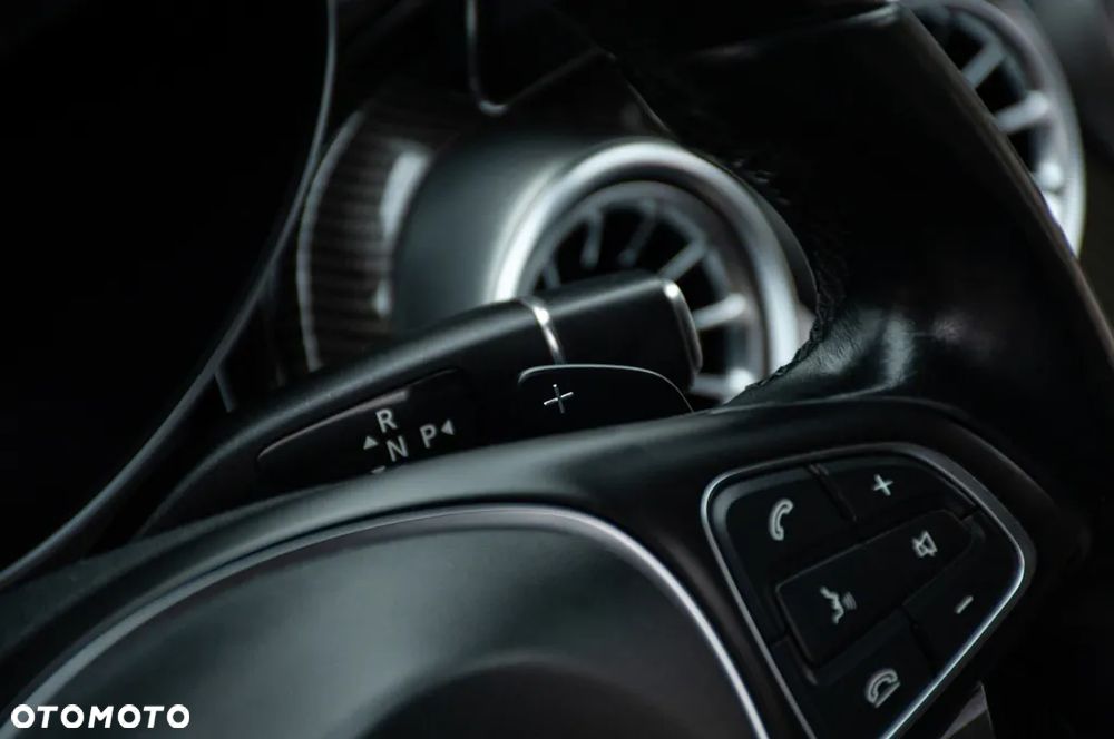 Mercedes-Benz Klasa C 200 7G-TRONIC AMG Line - 23