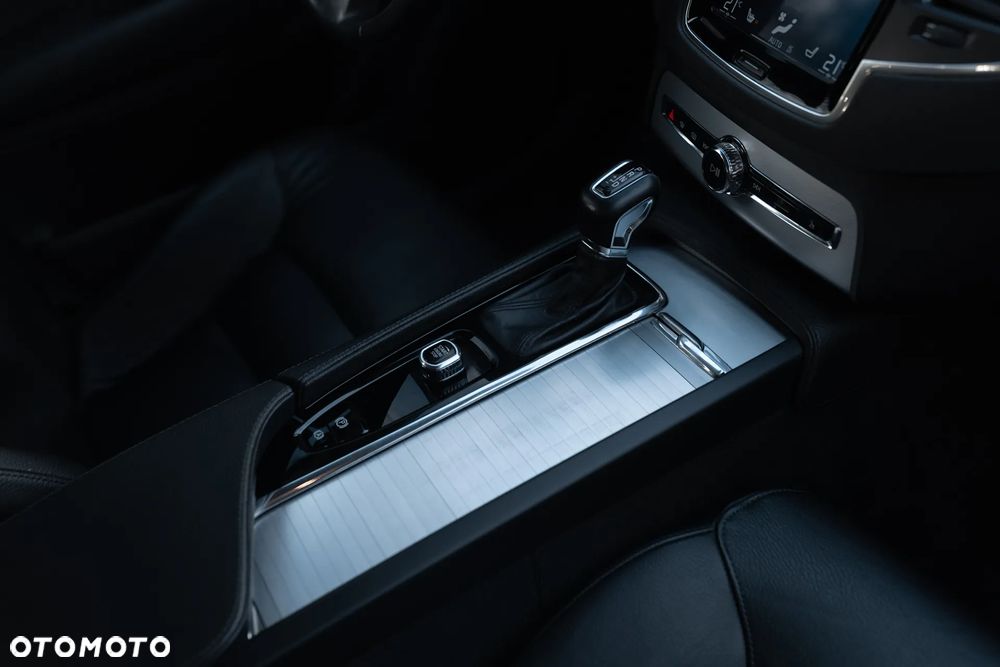 Volvo XC 90 D5 AWD Momentum - 18