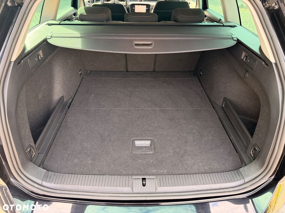 Volkswagen Passat 2.0 TDI SCR Style DSG - 12
