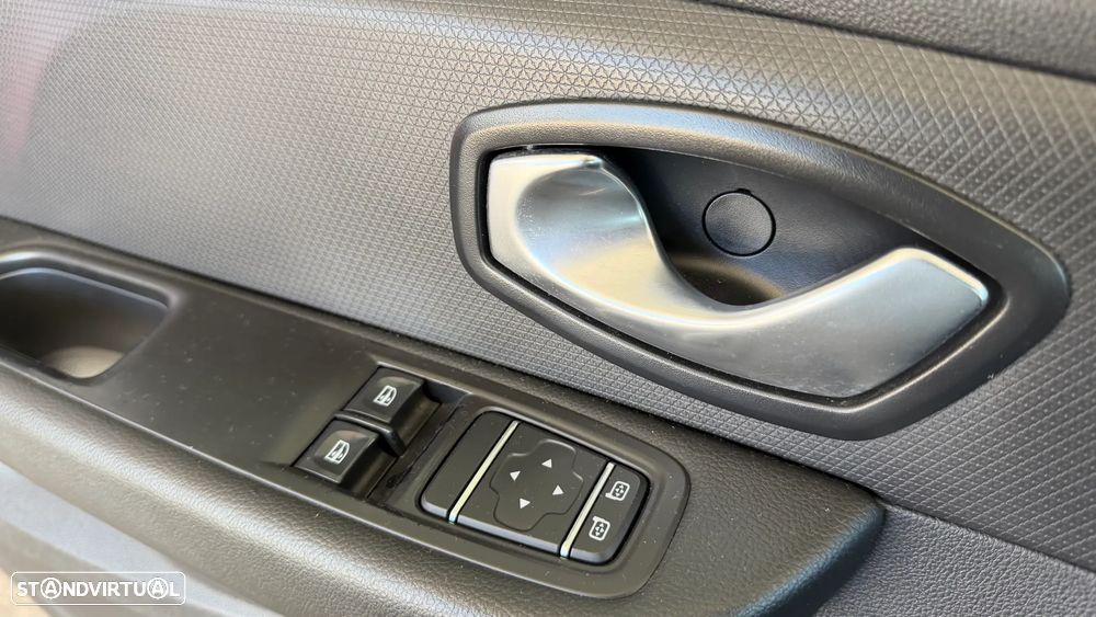 Renault CLIO - 24