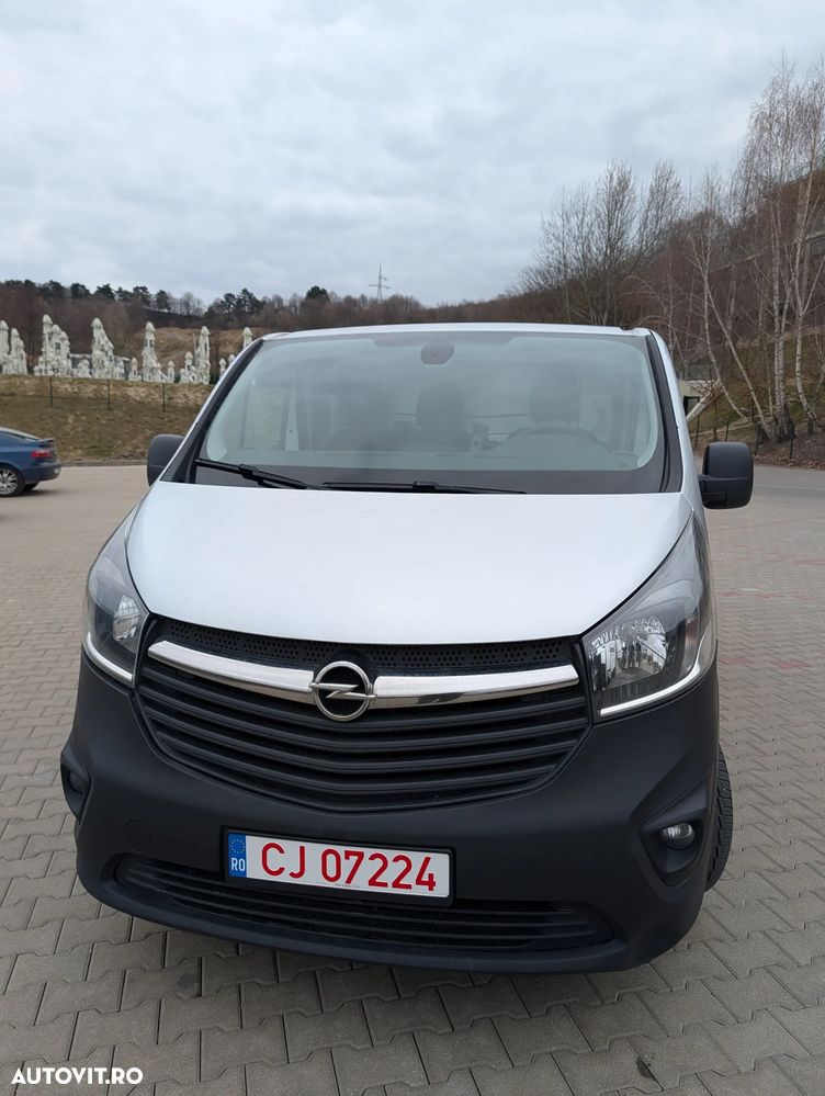 Opel Vivaro - 1