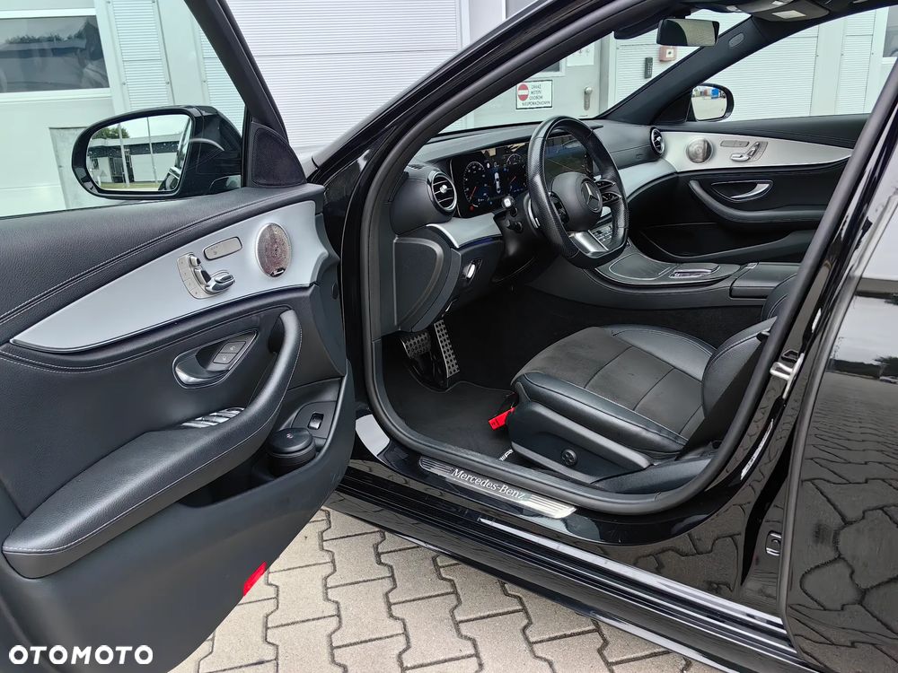 Mercedes-Benz Klasa E 450 4-Matic AMG - 27