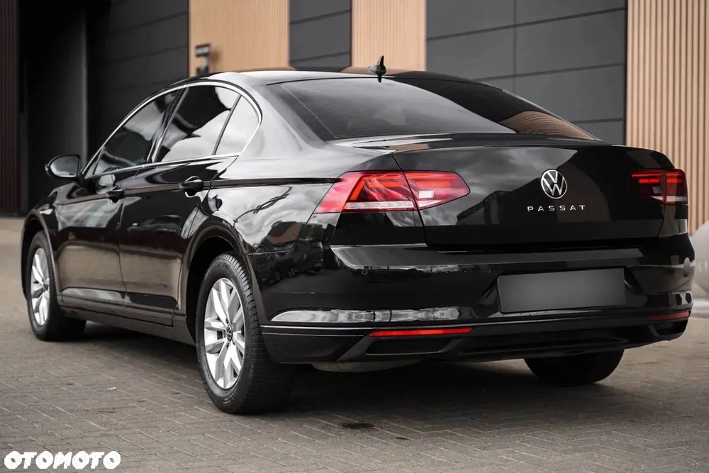 Volkswagen Passat - 13