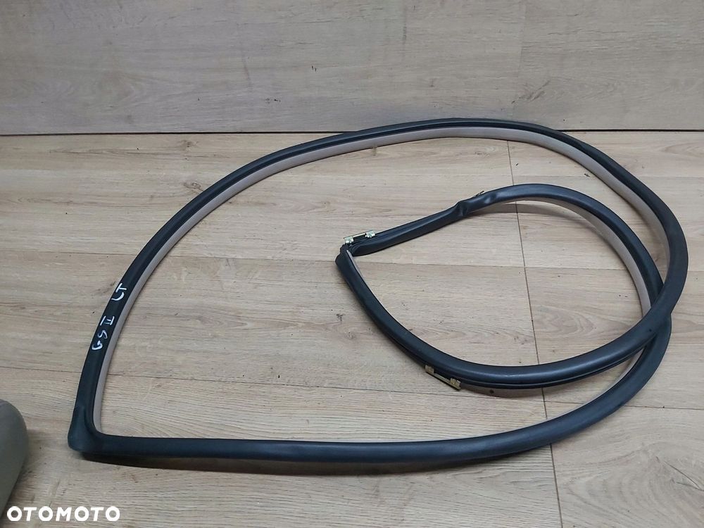 LEXUS GS II 300 uszczelka karoseryjna drzwi lewy tył 97-04r - 2