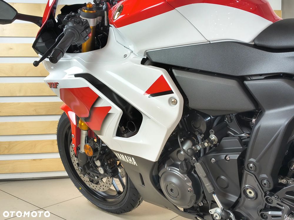 Yamaha YZF - 6