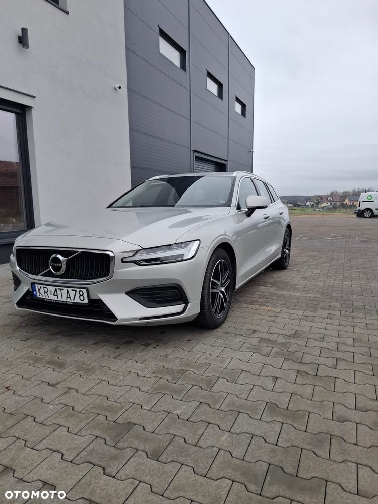Volvo V60 D4 Momentum Pro - 1
