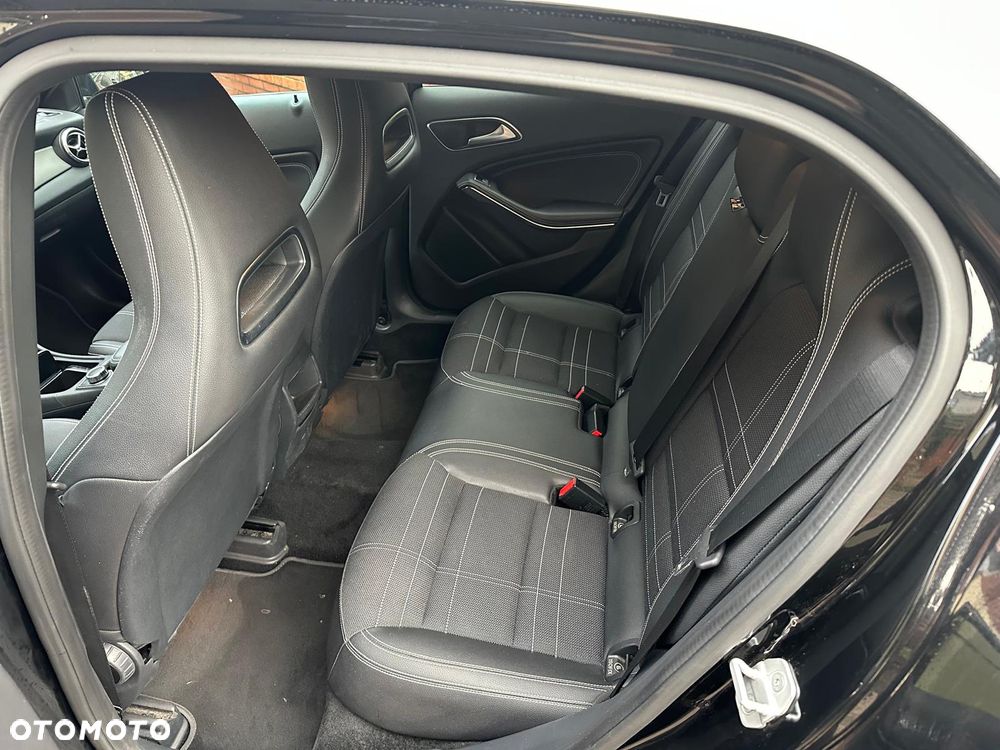 Mercedes-Benz GLA - 11