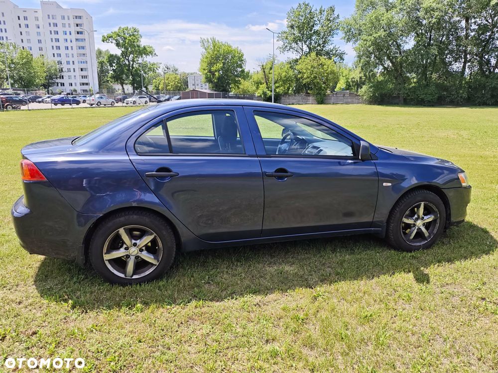 Mitsubishi Lancer 1.8 Inform LPG - 3