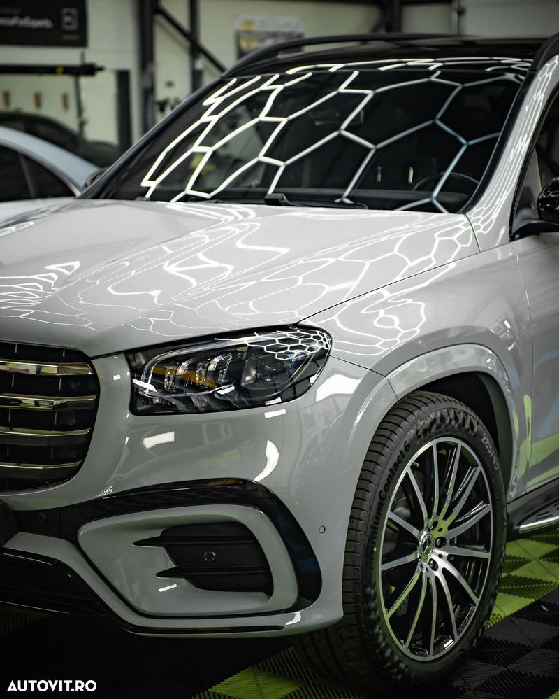 Mercedes-Benz GLS - 1