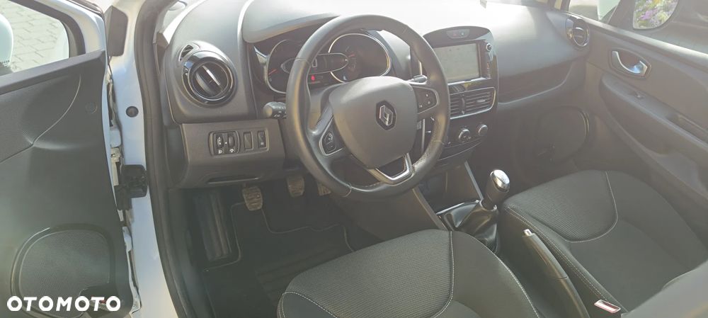 Renault Clio - 23