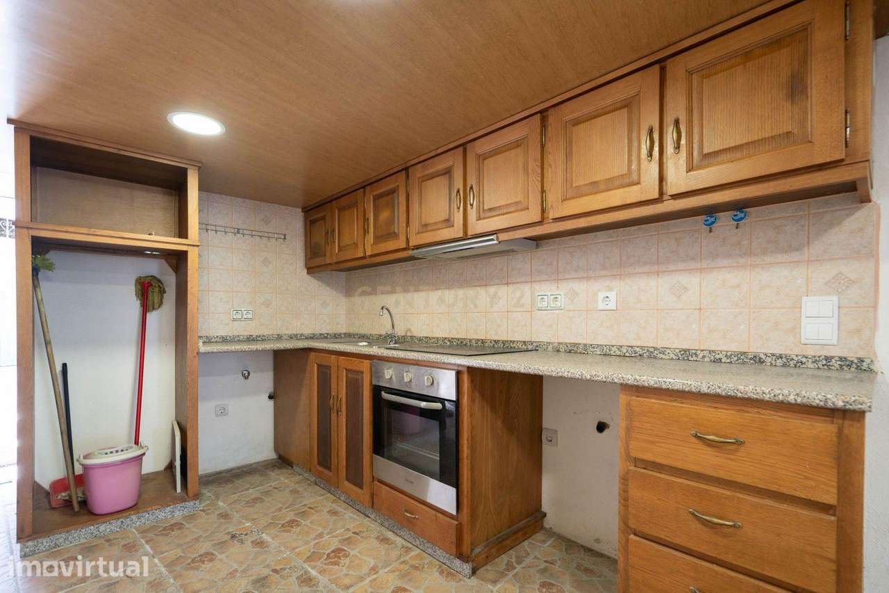 Moradia T2 com Potencial para Alojamento Local | Proximidade às Praias - Grande imagem: 5/22