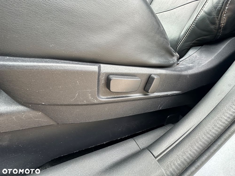 Mitsubishi Outlander Intense + - 22