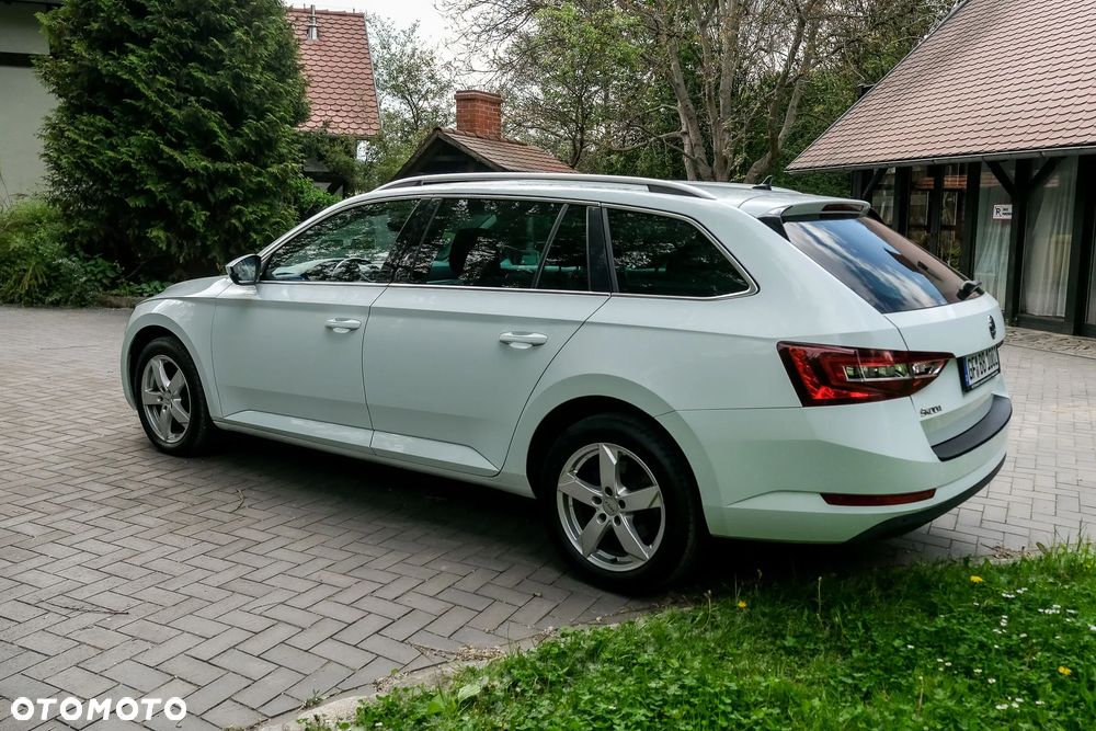 Skoda Superb 2.0 TDI 4x4 DSG Style - 9