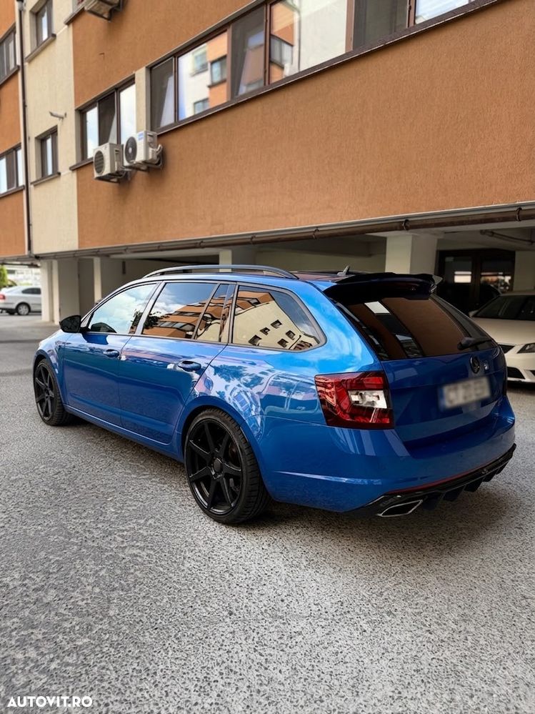 Skoda Octavia 2.0 TDI DSG RS - 3