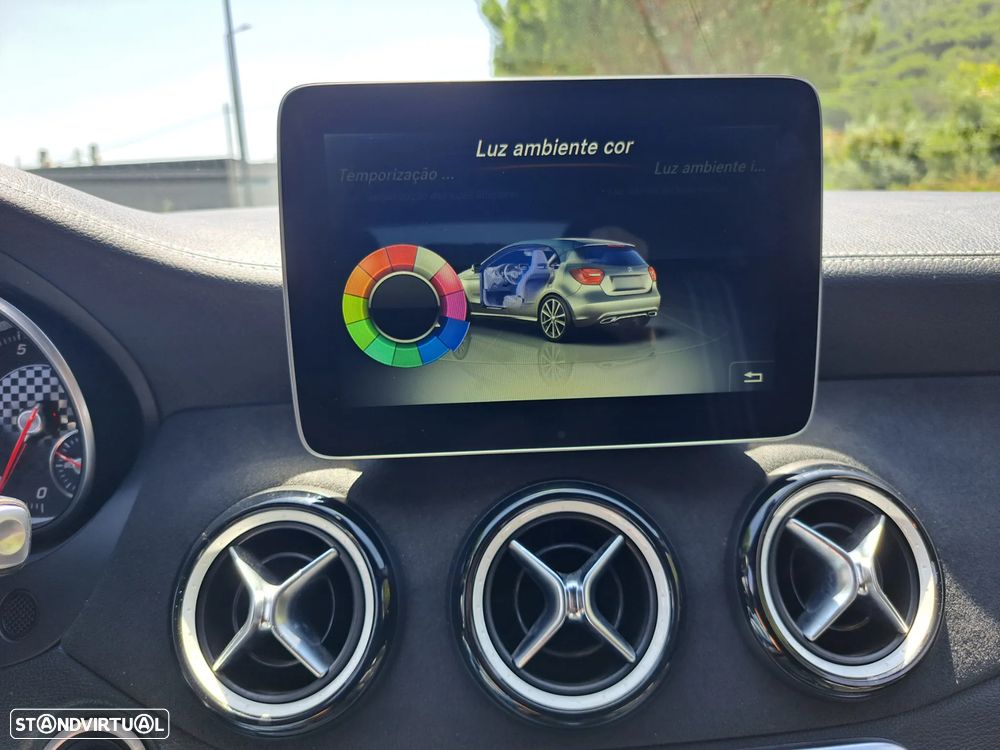 Mercedes-Benz A 200 (BlueEFFICIENCY) 7G-DCT AMG Sport - 29