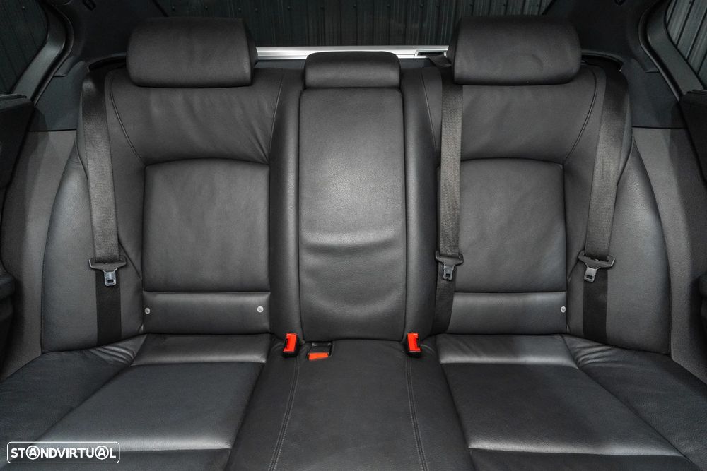 BMW 740 d Pack M - 26