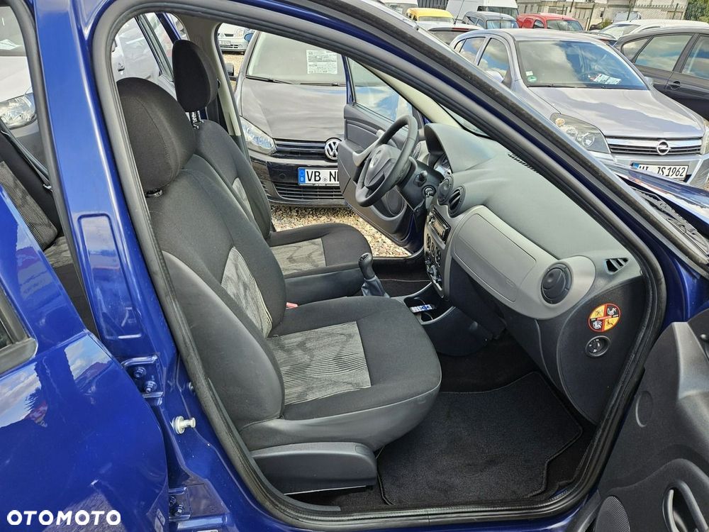 Dacia Sandero - 10