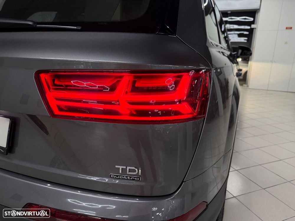 Audi Q7 3.0 TDI quattro tiptronic 7L - 8