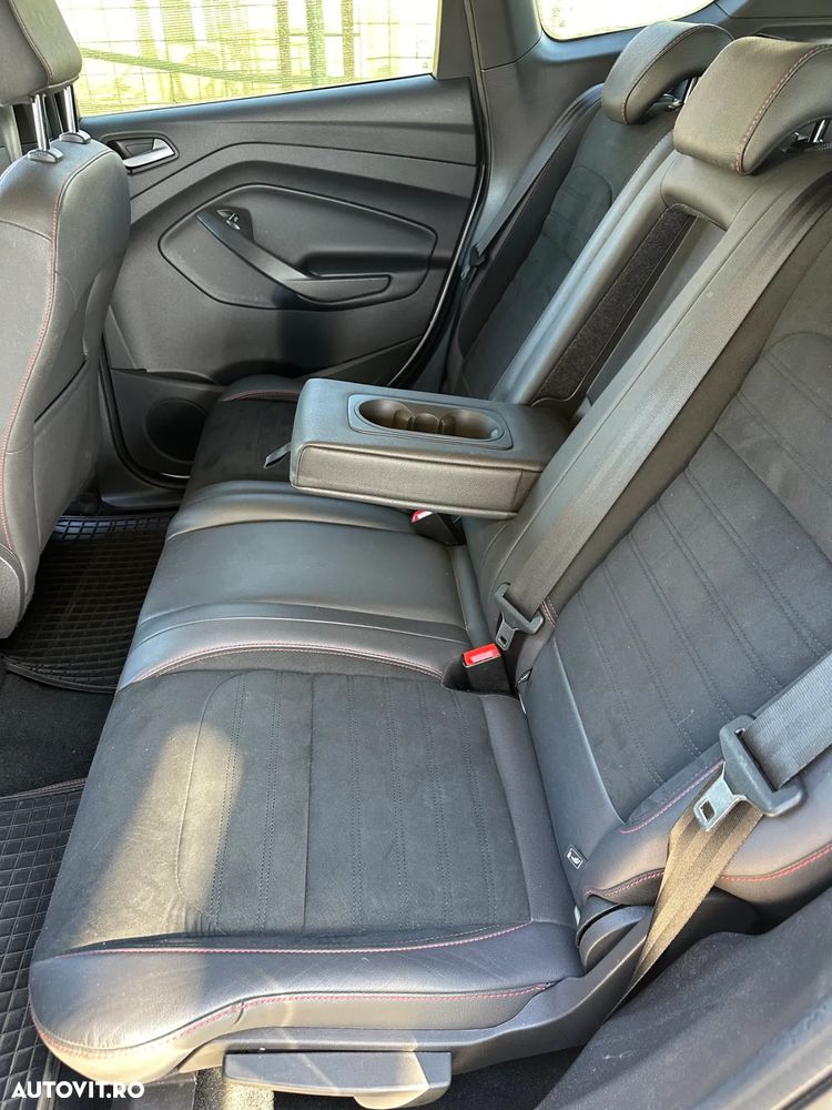 Ford Kuga 2.0 TDCi 4WD Powershift ST-Line - 6