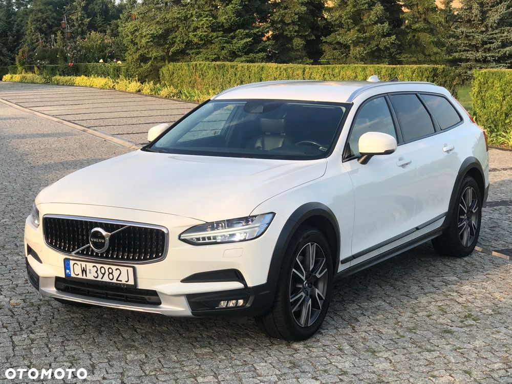 Volvo V90 Cross Country - 3