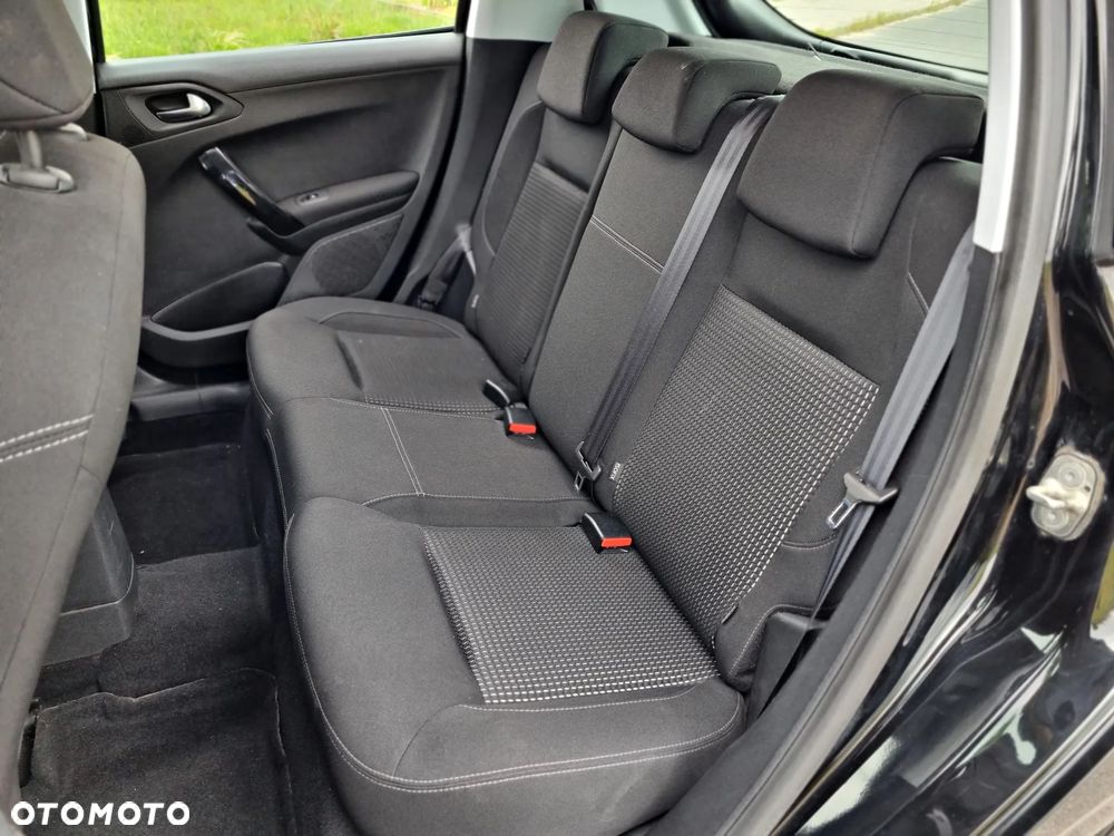 Peugeot 208 PureTech 82 Start & Stop Allure - 29