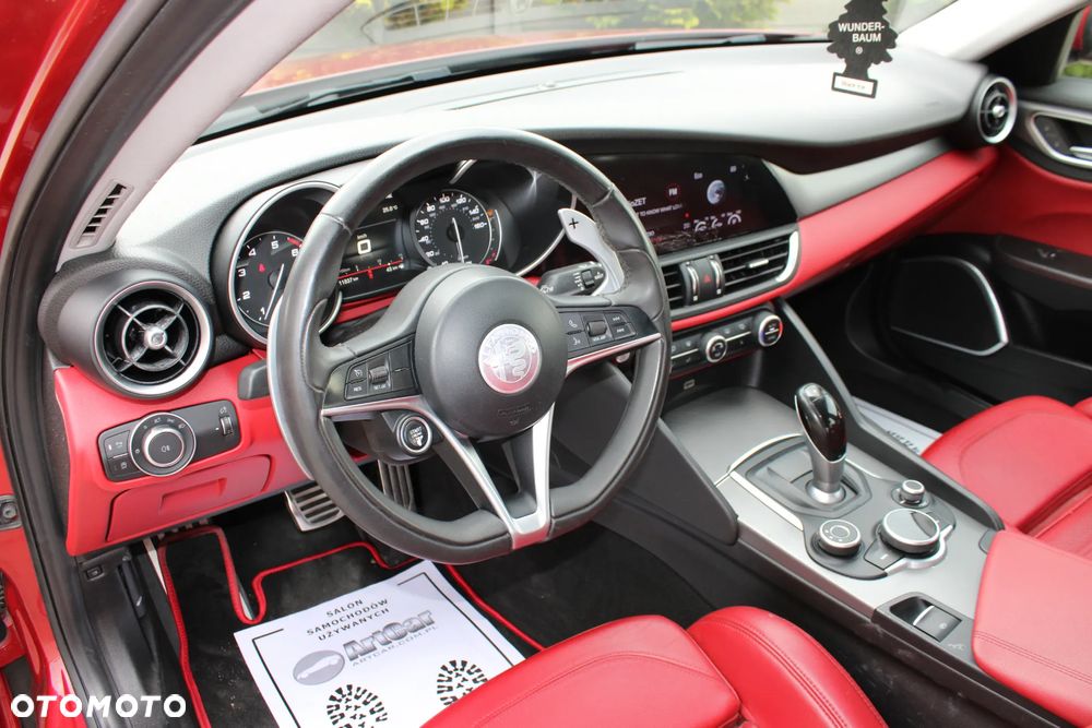 Alfa Romeo Giulia 2.0 Turbo 16V AT8-Q4 Veloce Ti - 21