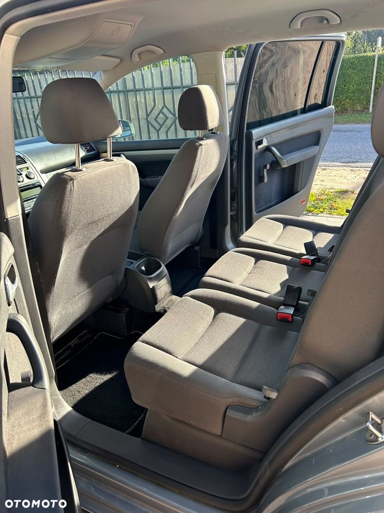 Volkswagen Touran - 6