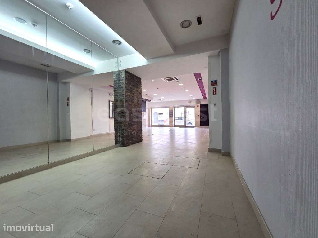 Loja Centro do Barreiro - 160m2 - Miguel Bombarda - Grande imagem: 3/8