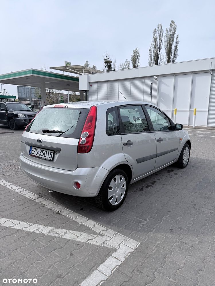 Ford Fiesta 1.3 Ambiente - 5