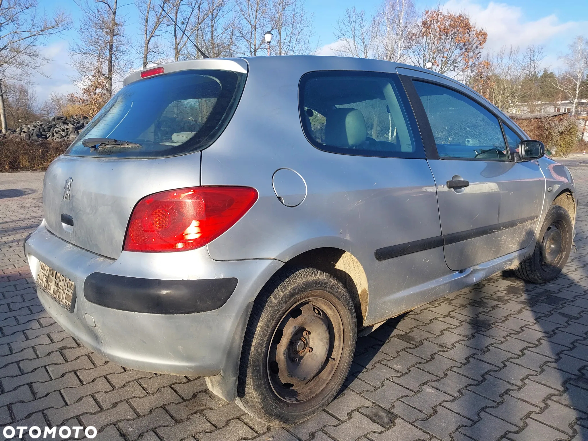 Peugeot 307 FL Lift 3D Hatchback silnik 1.6 HDI 90KM skrzynia biegów 20DM75 drzwi zderzak klapa błotnik EZRC belka przewód szyba wyświetlacz podsufitka wtryski pompa maglownica felgi alternator Cały na części wszystkie części - 11