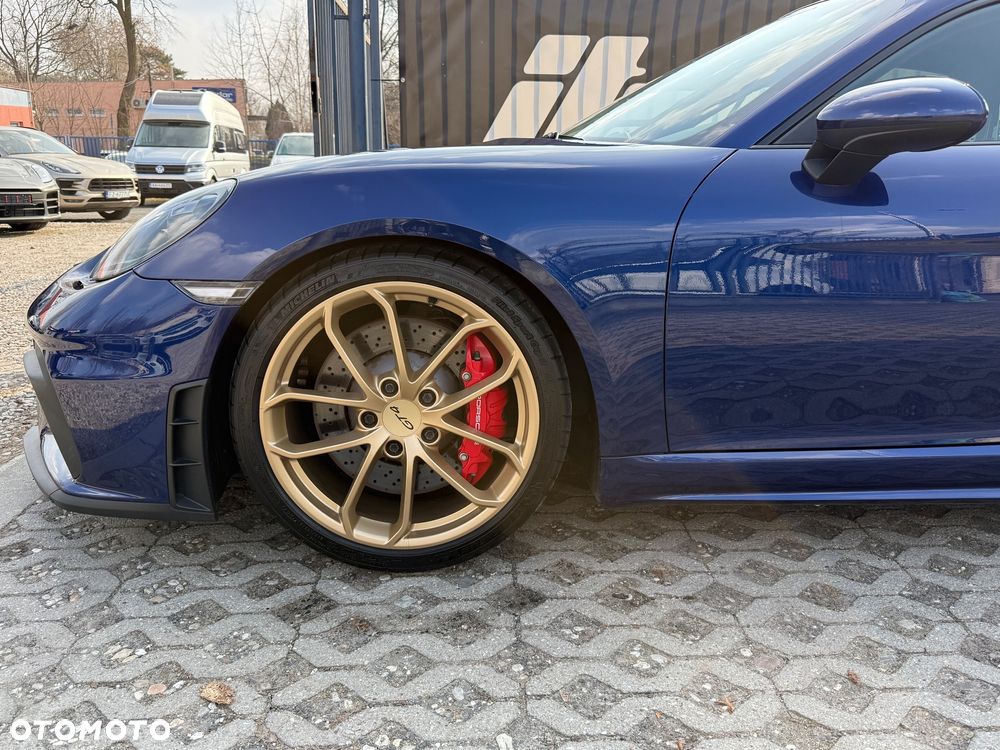Porsche 718 Cayman GT4 PDK - 10