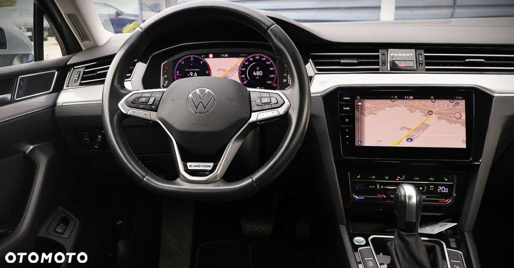 Volkswagen Passat Variant 2.0 TDI SCR DSG 4Motion Business - 13