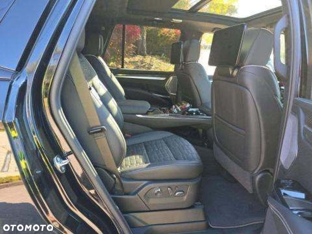 Cadillac Escalade - 14