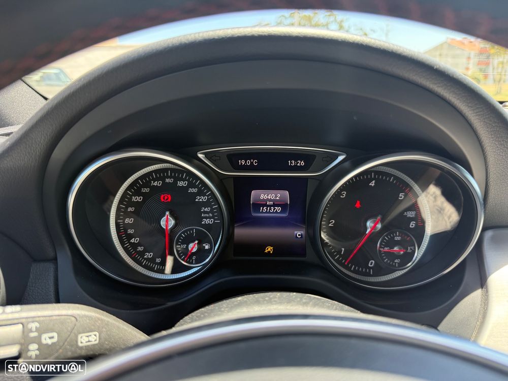 Mercedes-Benz CLA 200 d Shooting Brake AMG Line - 10