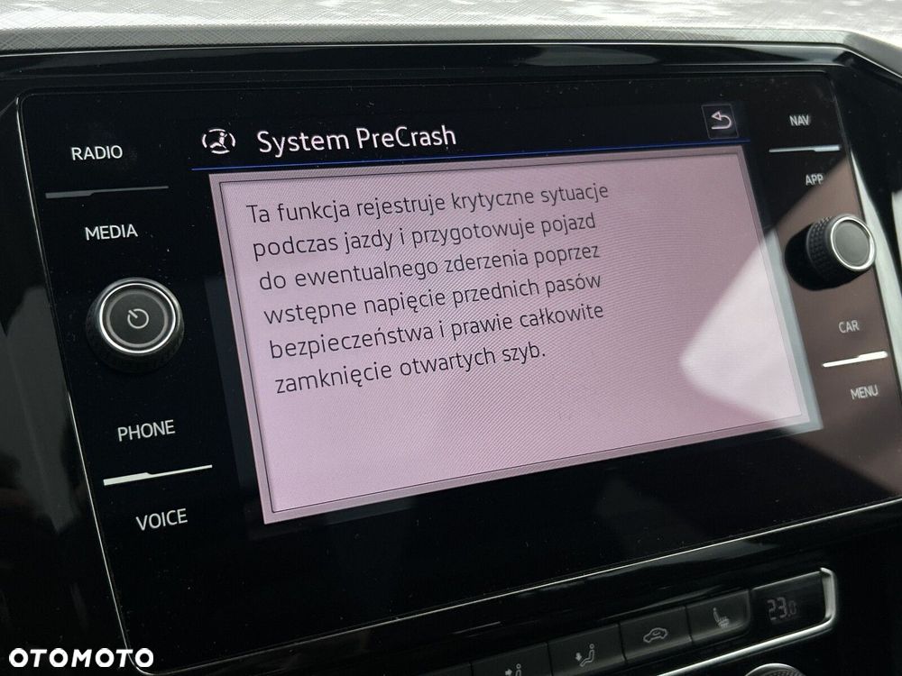 Volkswagen Passat - 33