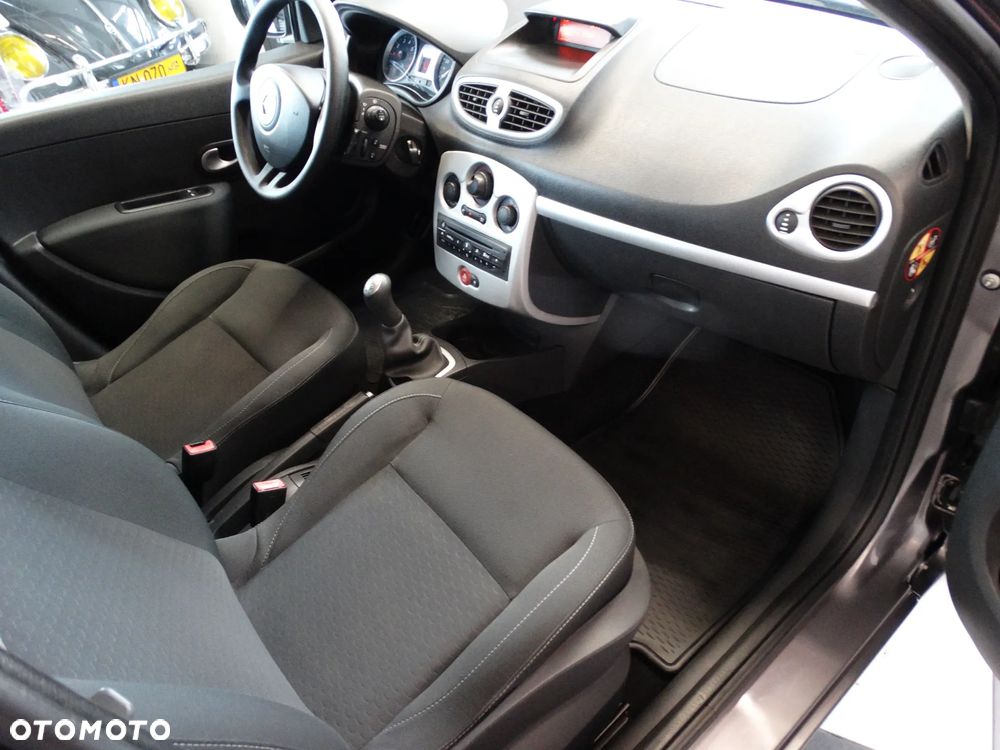 Renault Clio 1.2 16V Authentique - 23