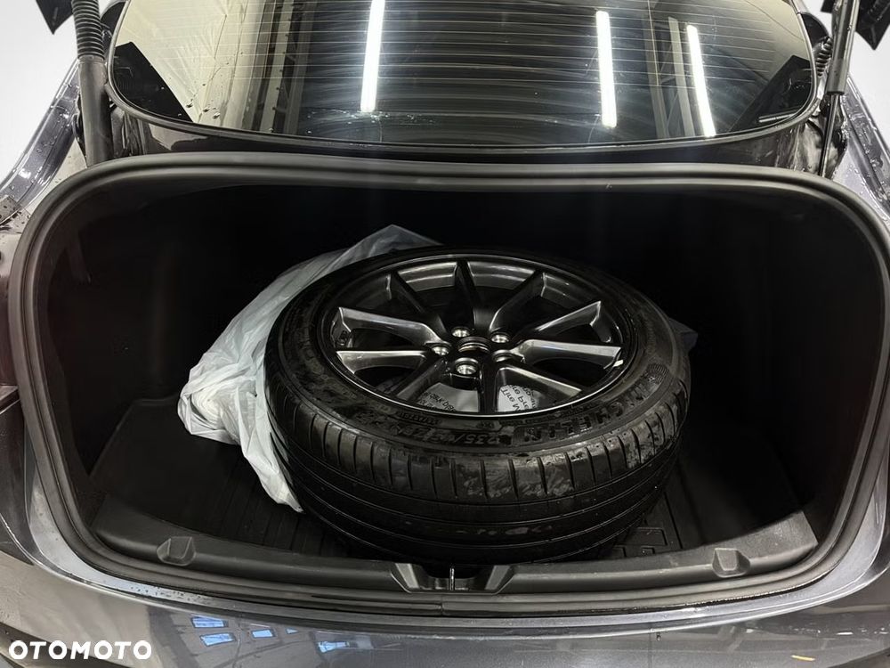 Tesla Model 3 - 14