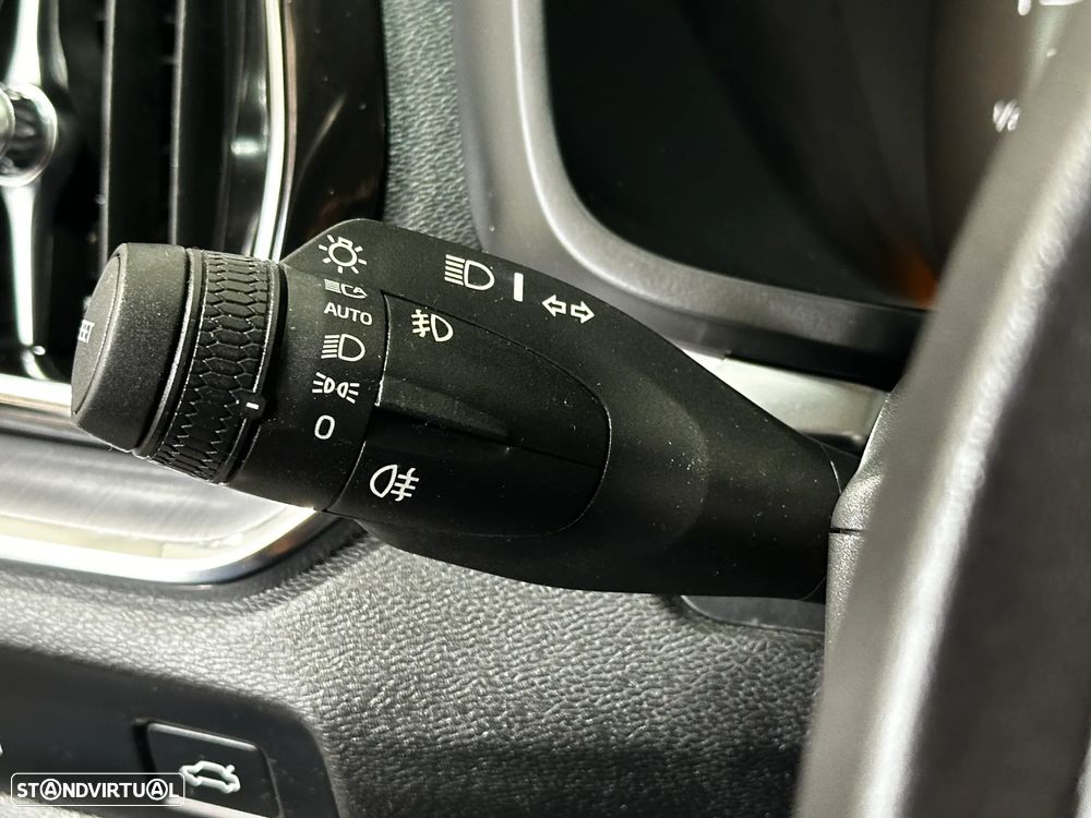 Volvo V60 2.0 D3 Momentum - 21