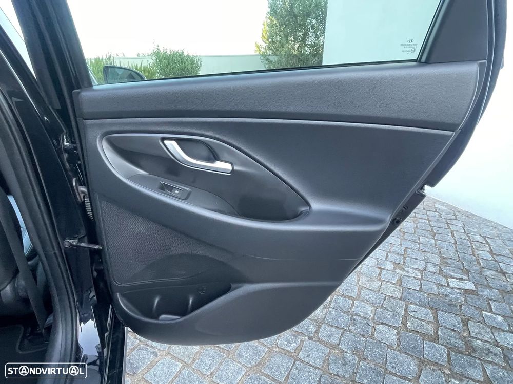 Hyundai i30 CW - 25