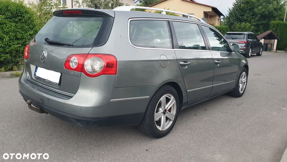 Volkswagen Passat - 4