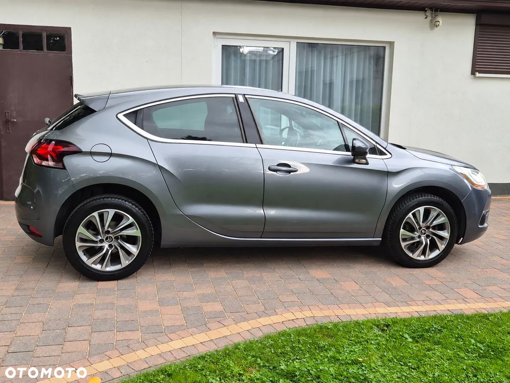 Citroën DS4 1.6 e-HDi SoChic MCP - 25