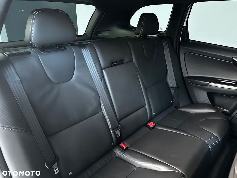 Volvo XC 60 T6 AWD R-Design - 23