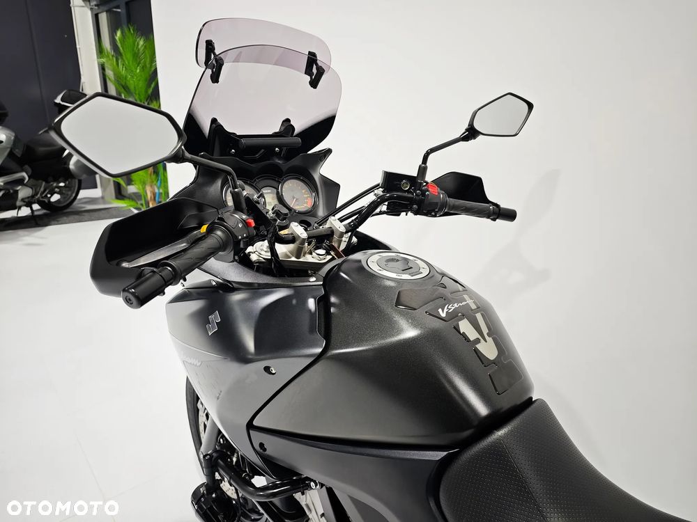 Suzuki V-STROM - 17