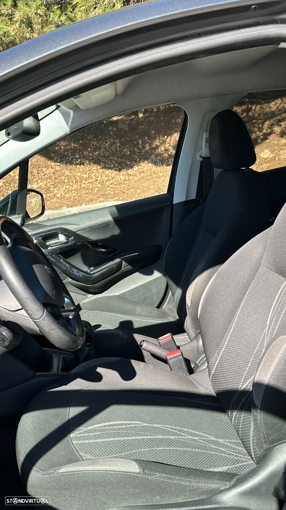 Peugeot 208 1.2 VTi Allure - 11
