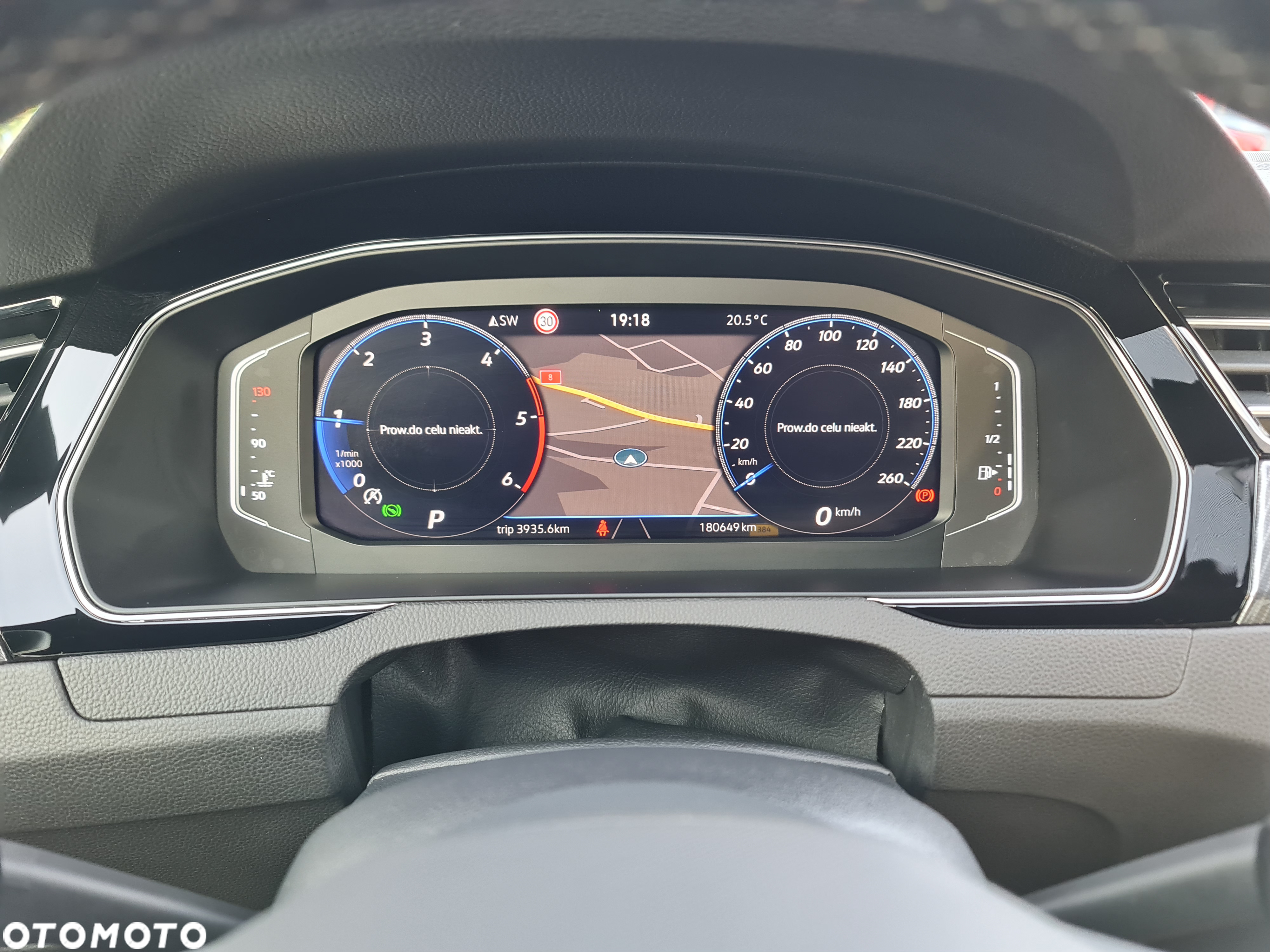 Volkswagen Passat Variant 2.0 TDI SCR DSG R-Line - 14