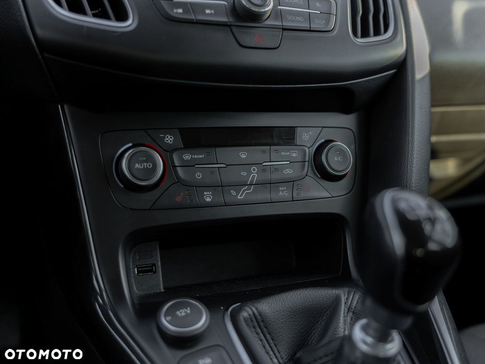 Ford Focus 1.0 EcoBoost Titanium ASS - 10