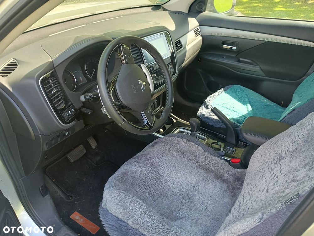 Mitsubishi Outlander 2.0 Intense 2WD CVT - 9