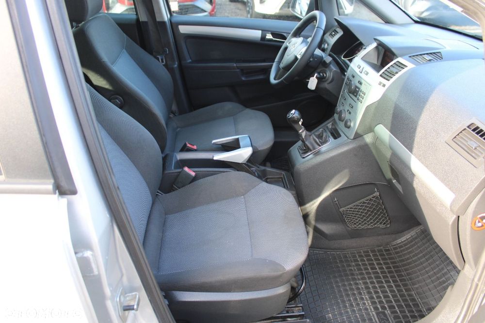 Opel Zafira - 26
