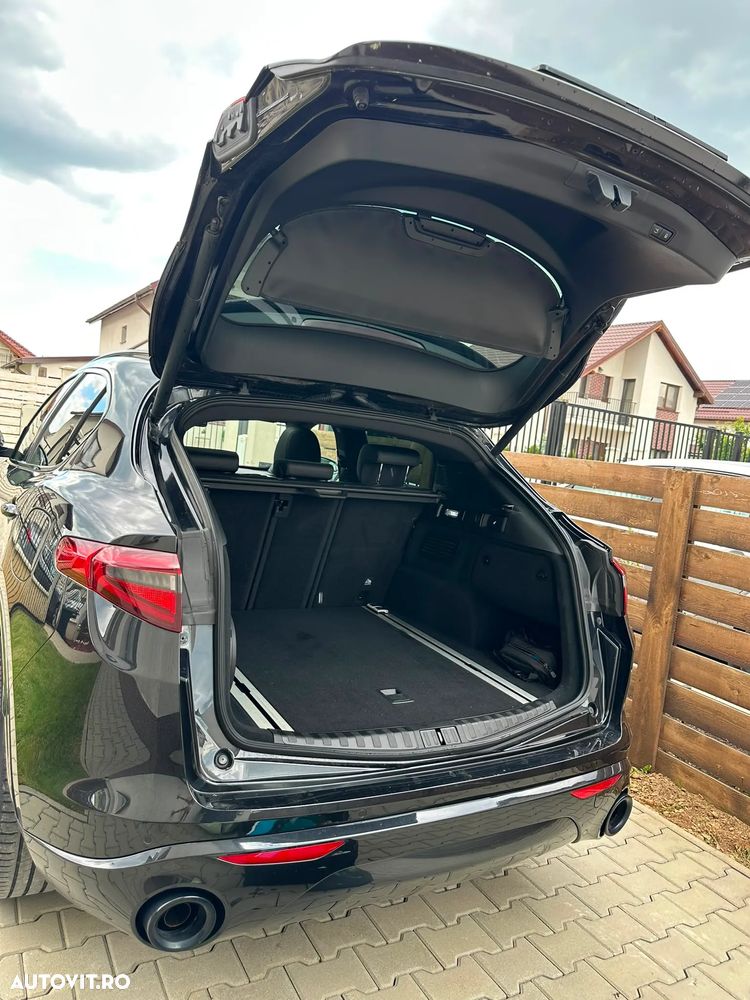 Alfa Romeo Stelvio 2.0 Turbo AWD AT8 Veloce - 10