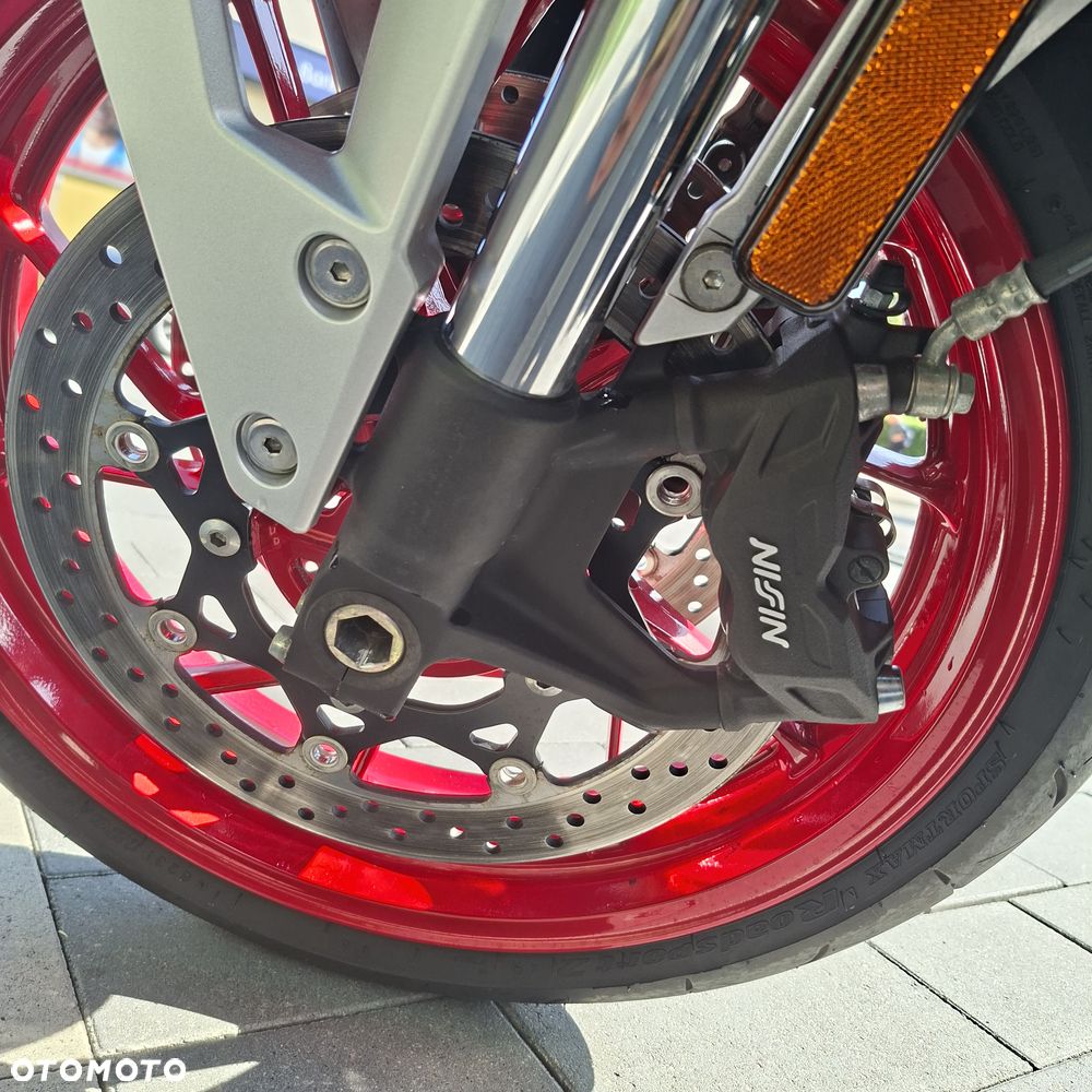 Suzuki GSX-R - 8
